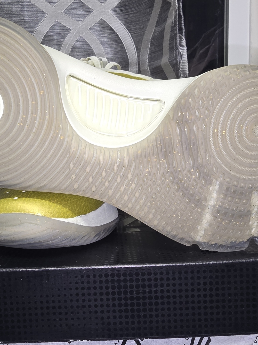 Curry 4 Retro - Picture 5 of 16